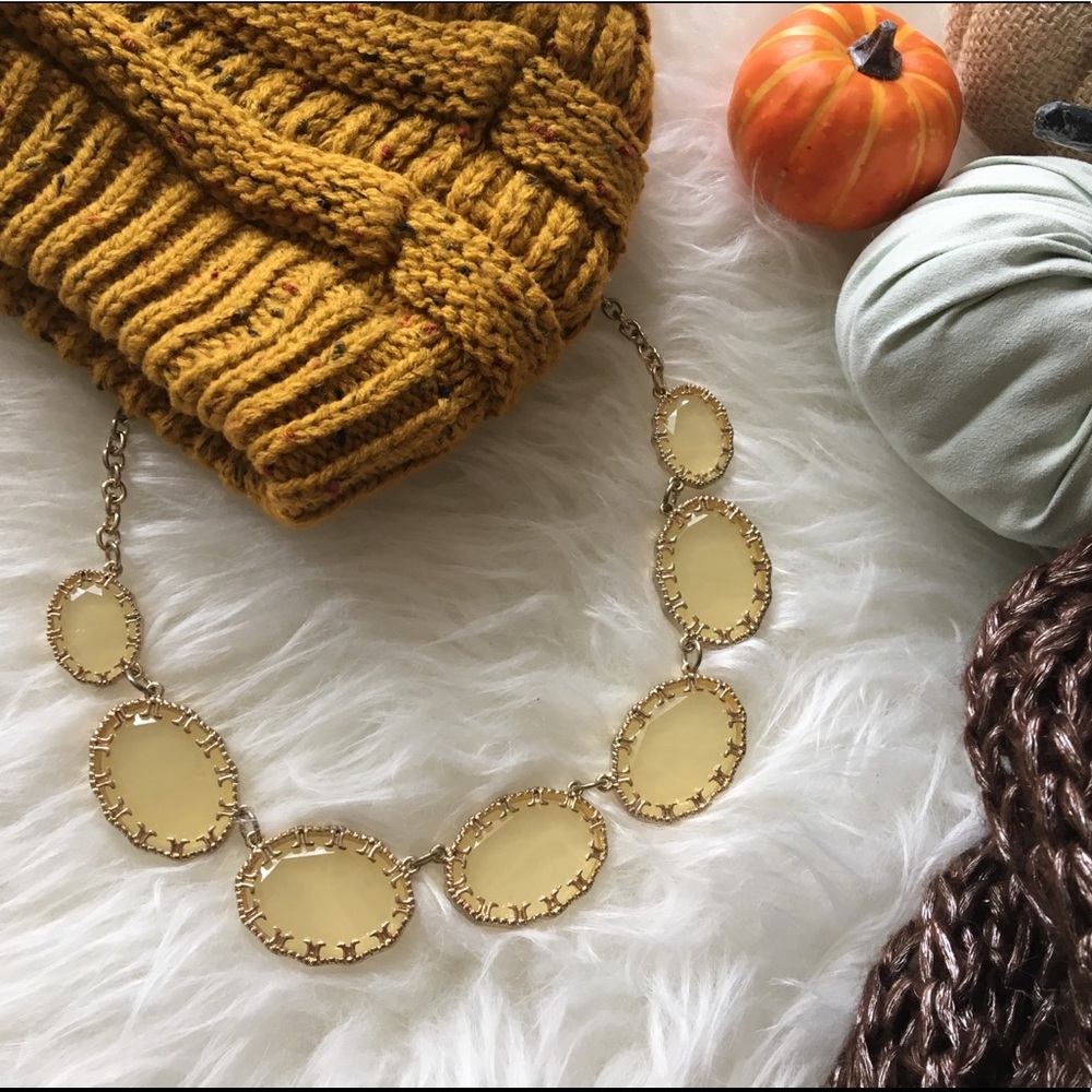 ‘Linda’ collar necklace